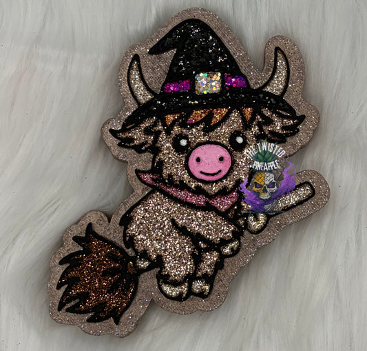 Highland Cow Broomstick Freshie (Baked Apple Pie)