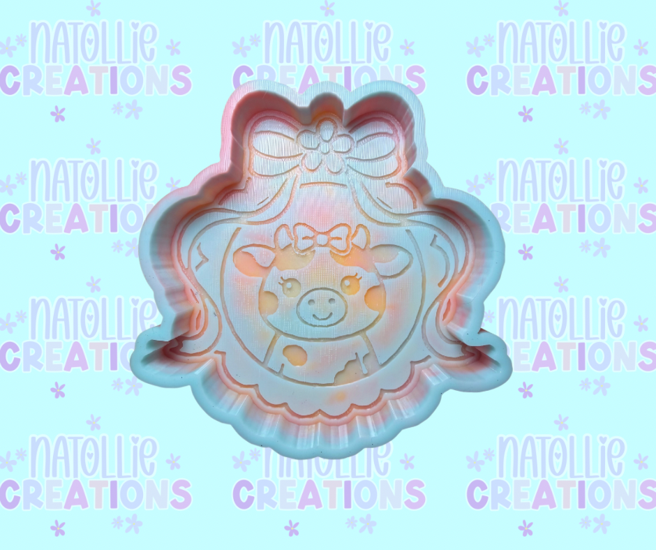 Scalloped Frame Cow Freshie Silicone Mold